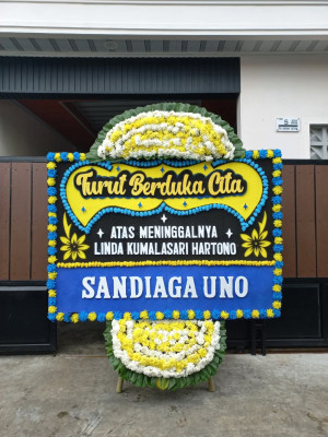 Papan Bunga Duka di Tayando Ohoiel